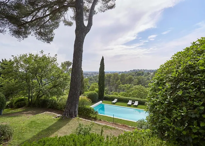 Belvoir Sissi exclusif Appart piscine chauffée 10 min centre AixenPc